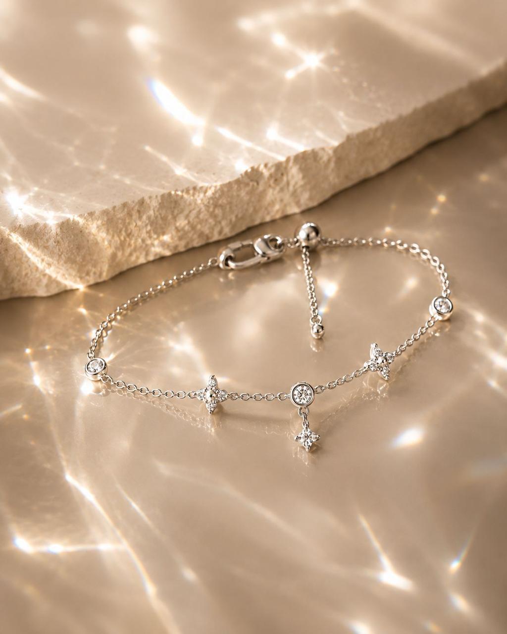 Silver star bracelet in a XEVIA box